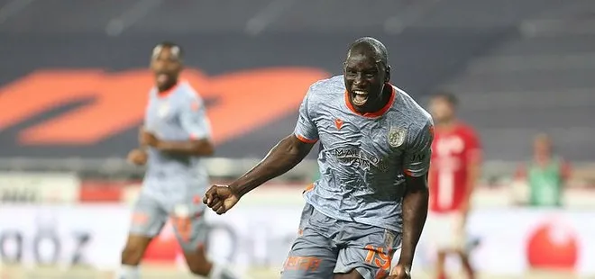 Demba Ba’dan anlamlı paylaşım: Allah var gam yok