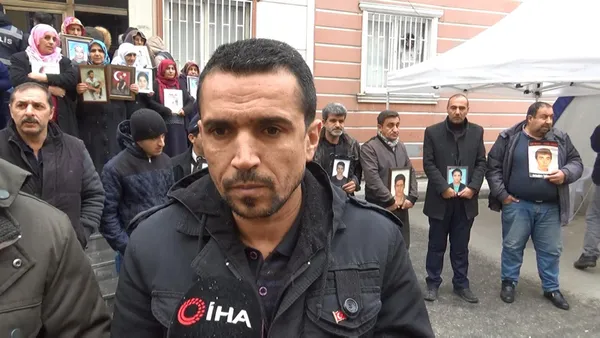 Diyarbakır Anneleri HDP binasını inletti: Kahrolsun PKK