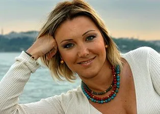 Berna Laçin kimdir, kaç yaşında, nereli? “Deprem” paylaşımına tepki yağıyor! Berna Laçin ne söyledi?