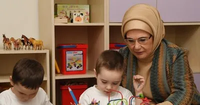 Emine Erdoğan Ukrayna'dan getirilen yetim çocuklarla buluştu
