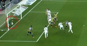 Kadıköy’de tartışılan gol! Çizgiyi geçti mi?