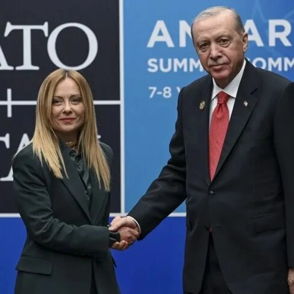 Erdoğan, Meloni'yi İtalya'nın en uzun süreli başbakanı olarak tebrik etti