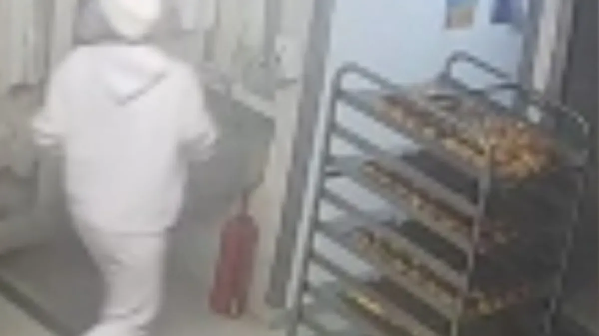 Kartalkaya'daki Grand Kartal Otel yangınında yeni görüntüler! Yangın söndürme tüpünü kullanmadan kaçtılar