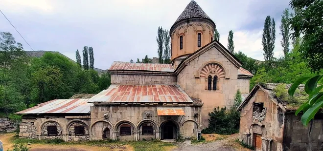 Bağbaşı Taş Camii görenleri büyülüyor