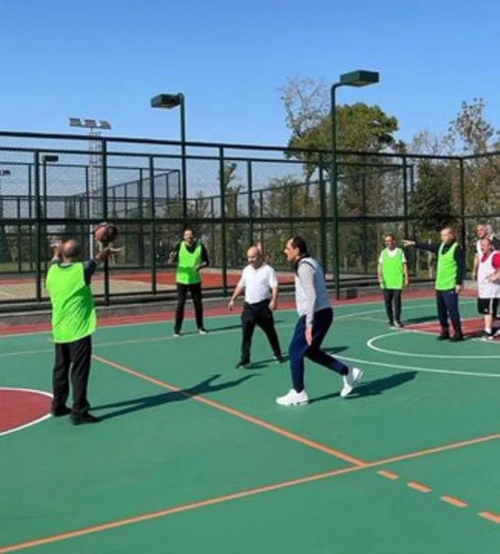 Başkan Erdoğan sahaya indi! İşte basketbol maçının skoru