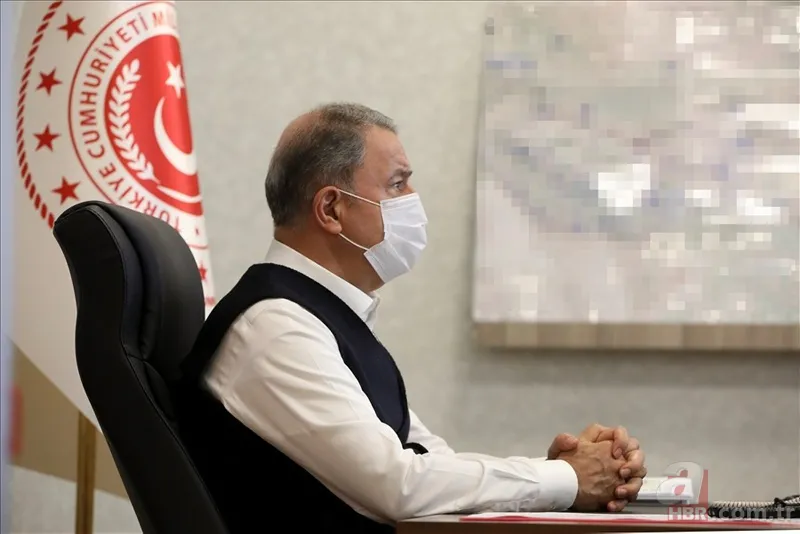 Bakan Akar ve komutanlardan karargahta yoğun mesai! Sabahın ilk saatlerine kadar ışıklar sönmedi 5