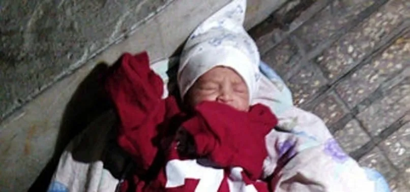 Hatay Da 1 Aylik Bebegi Sokaga Terk Ettiler