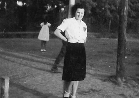 Fotoğraftaki detayı görenler gözlerine inanamadı! Yüzü ve kolları olmayan genç kız | Bilim dünyası açıklama yapamıyor!