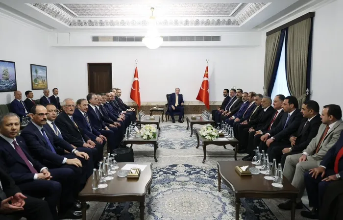 baskan-erdogan-irak-turkmen-toplumu-temsilcilerini-kabul-etti-1713804360013.jpeg Başkan Erdoğan'dan Irak'ta peş peşe kabul! Irak Türkmen Toplumu ve Irak Sünni toplumu temsilcilerini kabul etti - 2