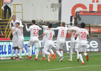Kayserispor, Akhisarspor'u 2 golle geçti