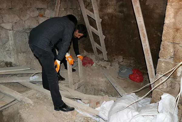 Niğde'de şok operasyon! Cinlerden korunmak için hoca tutmuşlar - 2