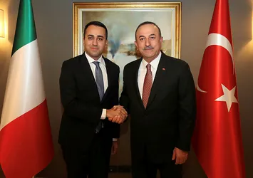 Bakan Mevlüt Çavuşoğlu İtalyan mevkidaşı ile görüştü