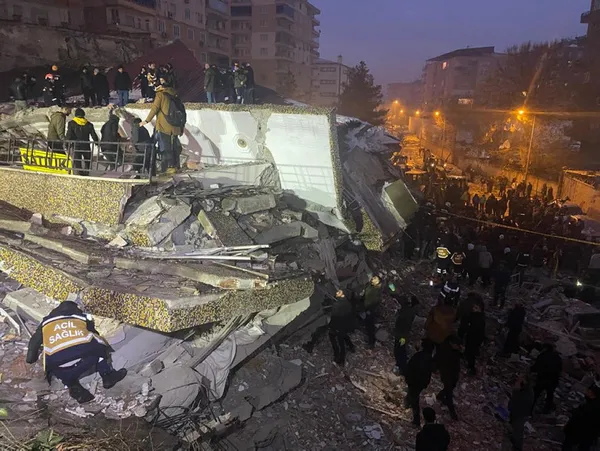 7.4’lük deprem 10 ilde hissedildi! Acı haberler peş peşe geliyor | Emniyet Genel Müdürlüğü’nden flaş uyarı