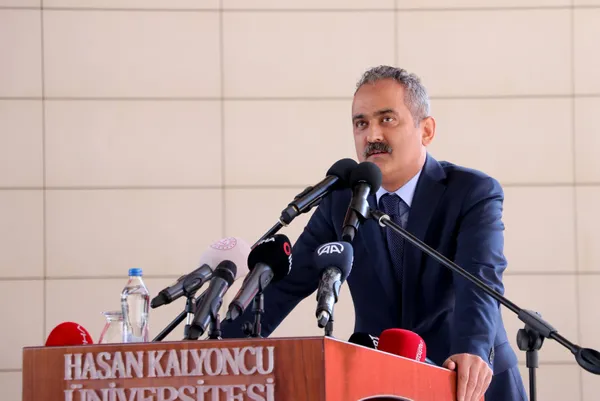 Son dakika | Milli Eğitim Bakanı Mahmut Özer’den öğretmen atamalarıyla ilgili flaş açıklama: Yarısı İstanbul’a olacak