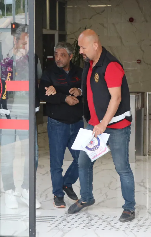 1683556975396.jpg Antalya'da evlat vahşeti! Sözleri kan dondurdu | Cesedi elbise dolabında bulundu - 5