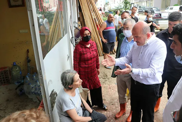 1627403798588.jpg Devlet Arhavi'deki sel felaketinin yaralarını sarıyor: Eşya bedellerinin yüzde 60'ı hesaplara yattı - 4