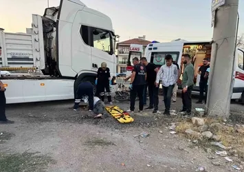 TIR ile motosiklet çarpıştı: 1 ölü
