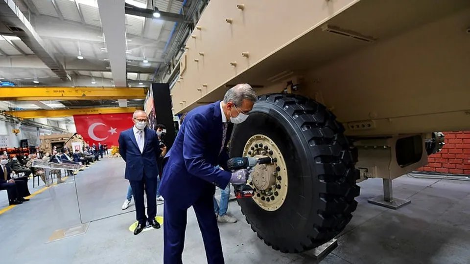 TSK için geliyor | Pars 6x6 Mayına Karşı Korumalı Araç’ın ilk montajı yapıldı