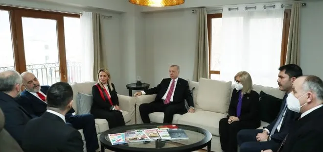 Son dakika: Başkan Erdoğan Arnavutluk’taki deprem konutlarındaki örnek daireyi inceledi