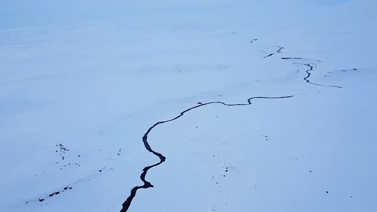Kars'ın yüksek kesimlerinde kar kalınlığı 2 metreyi aştı!
