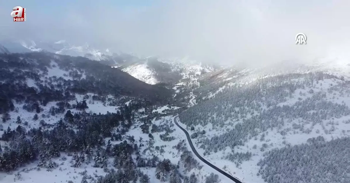 İspanya’nın Leon kentinin kuzeyinde kar yağışı etkili oldu