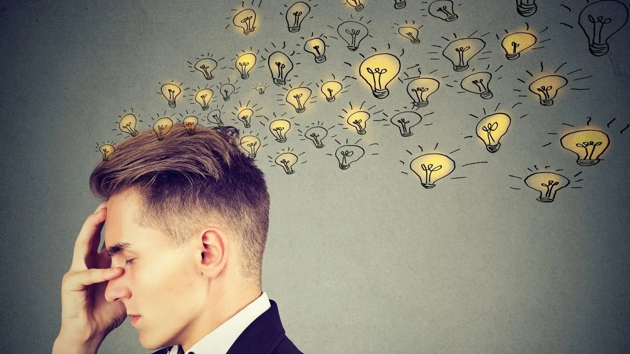 Psikologlar anlattı: Zeki insanların fark edilmeyen 2 günlük davranışı