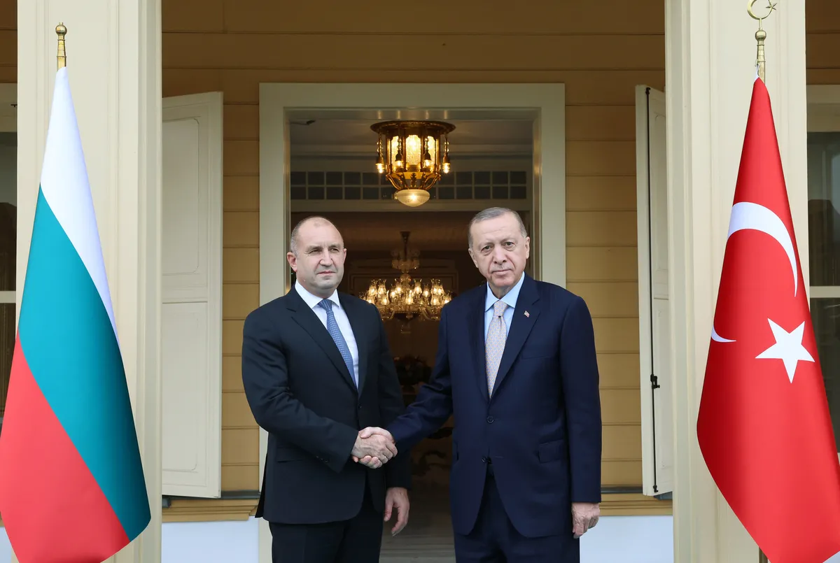 baskan-erdogandan-bulgaristan-basbakani-radeve-cop-31-daveti-1792605673076.jpg Başkan Erdoğan'dan Bulgaristan Başbakanı Radev'e COP 31 daveti - 1