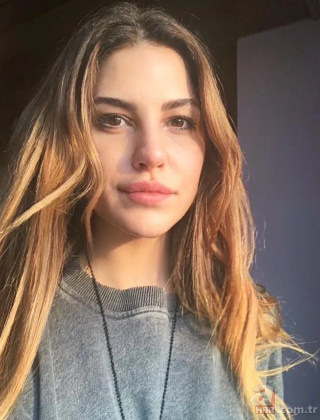 Türkan Şoray'ın güzeller güzeli kızına bakın! Yağmur Ünal'ın babası da oyuncuymuş! Meğer kendisi gibi... 14