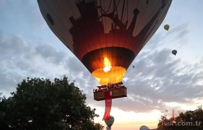 Kapadokya'da 19 Mayıs şöleni: Türk bayraklı balonlar gökyüzünde dalgalandı 2