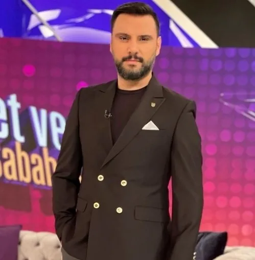 turkucu-alisandan-sevenlerine-mujde-yeni-projesi-cok-konusulacak-1637934172372.jpg Türkücü Alişan’dan sevenlerine müjde! Yeni projesi çok konuşulacak - 2