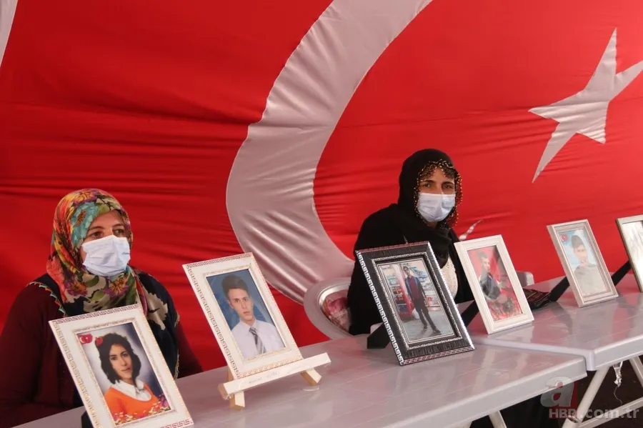 Diyarbakır'da evlat nöbetindeki ailelerden HDP'li vekillere "makam aracı" tepkisi 7