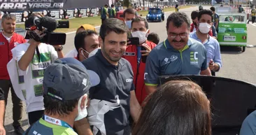 Türkiye’den TEKNOFEST’i istediler! Selçuk Bayraktar ülke ismi vererek açıkladı