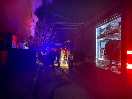 Adana’daki yangında 4 yaşındaki çocuk feci şekilde can verdi - 2