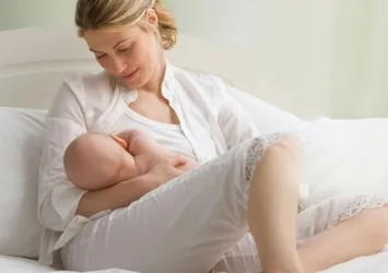 Kadınlar dikkat! Doğurmak kanser riskini düşürüyor