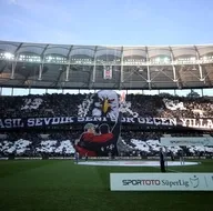 Beşiktaş tribünlerinde muhteşem koreografi