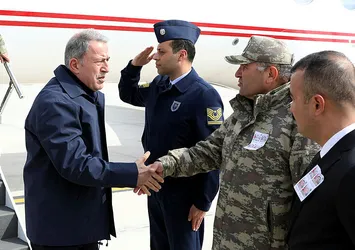 Bakan Akar ve komutanlar sınırda!