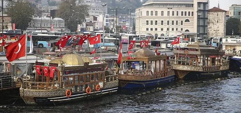 Mahkemeden Eminönü'ndeki balık ekmek tekneleriyle ilgili karar! Ekrem İmamoğlu boşaltmasını istemişti...