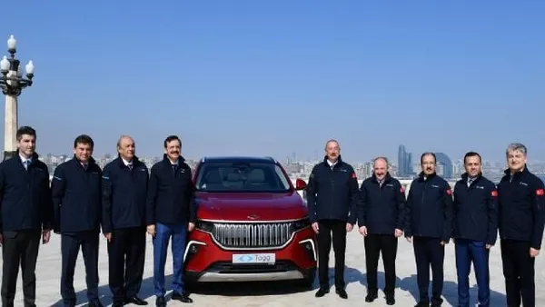 toggda-ikinci-teslimat-azerbaycan-cumhurbaskani-aliyev-toggu-teslim-aldi-1680610469113.jpeg Togg'da ikinci teslimat! Azerbaycan Cumhurbaşkanı Aliyev, Togg'u teslim aldı - 1