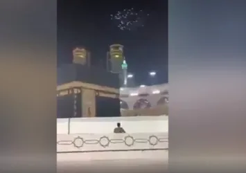 Kuşlar Kâbe'yi gökyüzünden tavaf etti | Video