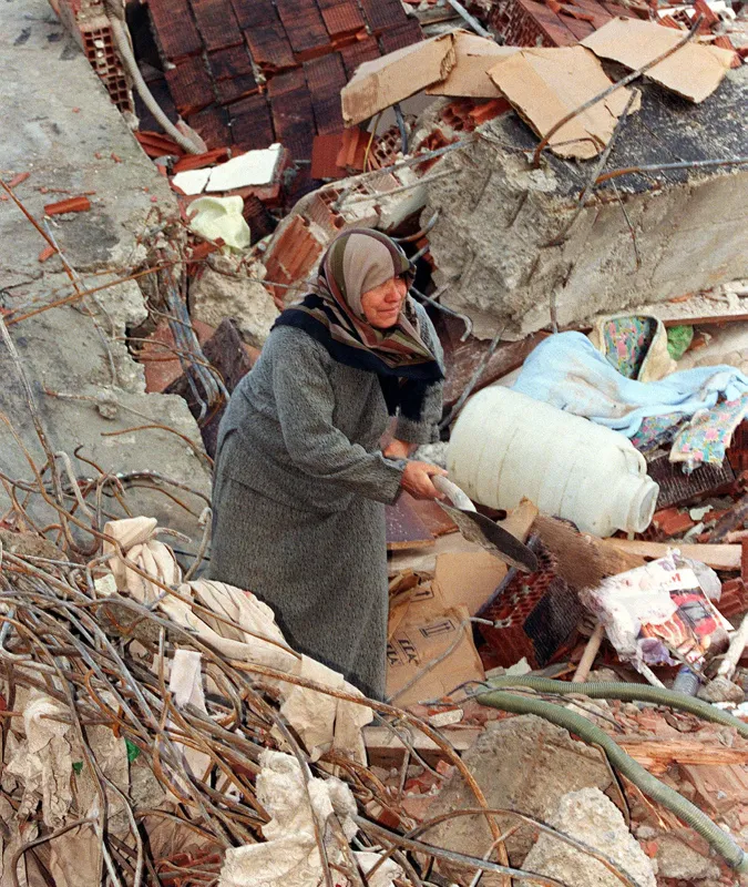 17 Ağustos Marmara Depremi'nin 22. yılı! Acı dolu kareler