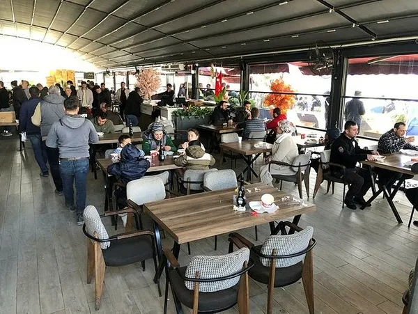 kahramanmarasta-dukkanlar-birer-birer-kepenk-aciyor-esnaf-kararli-yeniden-ayaga-kalkacagiz-1679637490600.jpg Kahramanmaraş’ta dükkanlar birer birer kepenk açıyor! Esnaf kararlı: Yeniden ayağa kalkacağız - 1