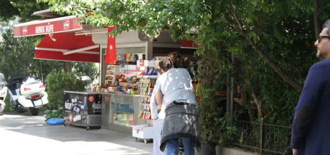 Sevgilisi Dilan Çıtak’ı öpücüklere boğdu