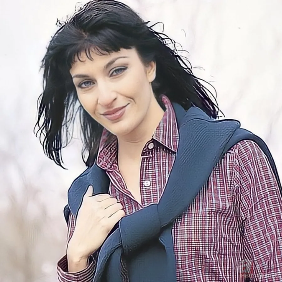 Gökçe Bahadır'ın Venedik pozları sosyal medyayı salladı! Güzelliğiyle hayran bıraktı 24