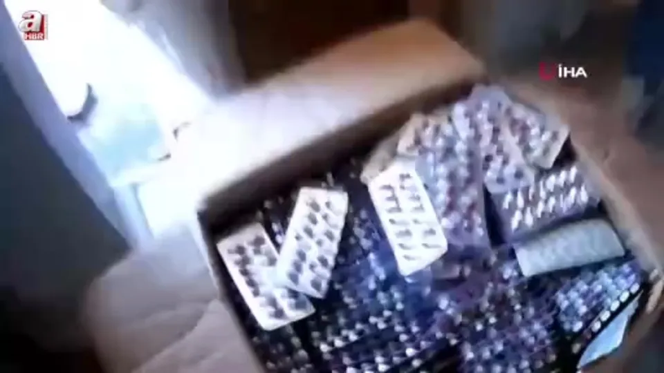 Okul önünde uyuşturucu satarken yakalandı