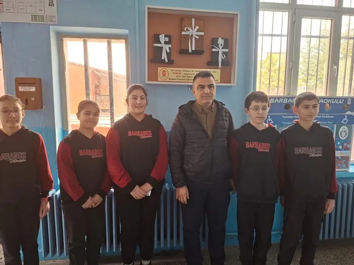 Osmanlı geleneği Afyon'da canlandı: Veresiye defterlerini satın alıp okula astılar - 1