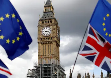 Brexit kaosu İngilizleri ikiye böldü