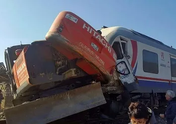 İzmir’de feci tren kazası: 5 yaralı