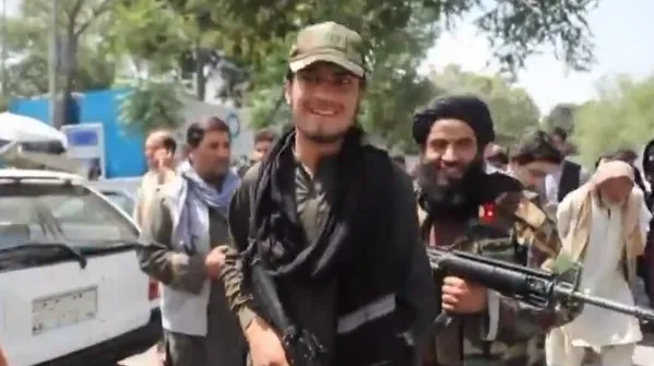 taliban-gucleri-pencsire-girdi-kabilde-havaya-ates-acip-kutlama-yaptilar-1630737385637.jpg Taliban güçleri Pencşir'e girdi! Kabil’de havaya ateş açıp kutlama yaptılar - 2