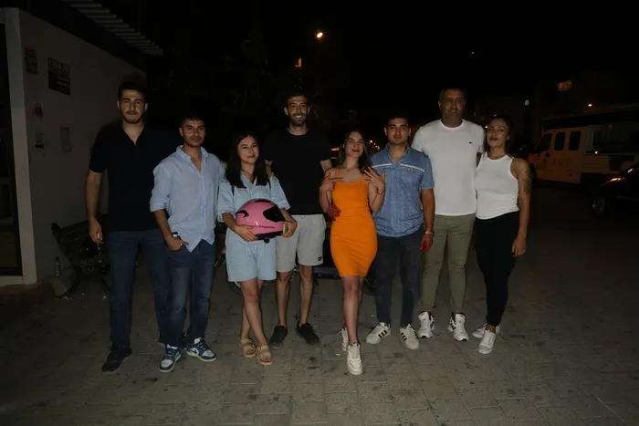 adanada-sira-disi-evlilik-teklifi-karakolda-bitti-torpil-sandilar-polis-geldi-1752285260152.jpg FOTOĞRAF: İHA