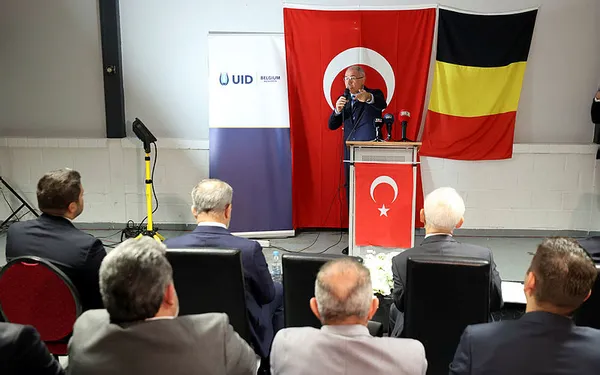 baskan-recep-tayyip-erdogan-belcikadaki-turklere-telefonla-hitap-etti-14-mayis-bizim-icin-yeniden-bir-uyanis-o-1674853664489.jpg Başkan Recep Tayyip Erdoğan Belçika’daki Türklere hitap etti: 14 Mayıs bizim için yeniden bir uyanış olacak - 8